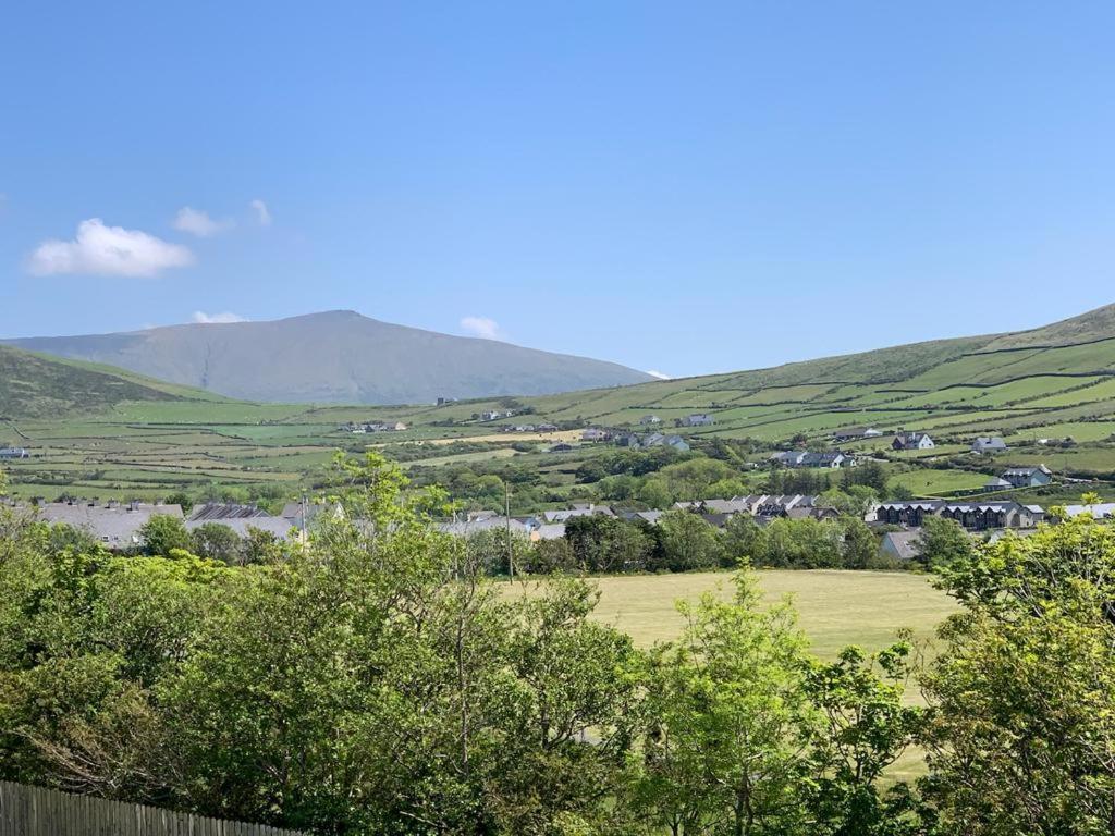 Wonderful Coastal Home In Dingle Town Exterior foto